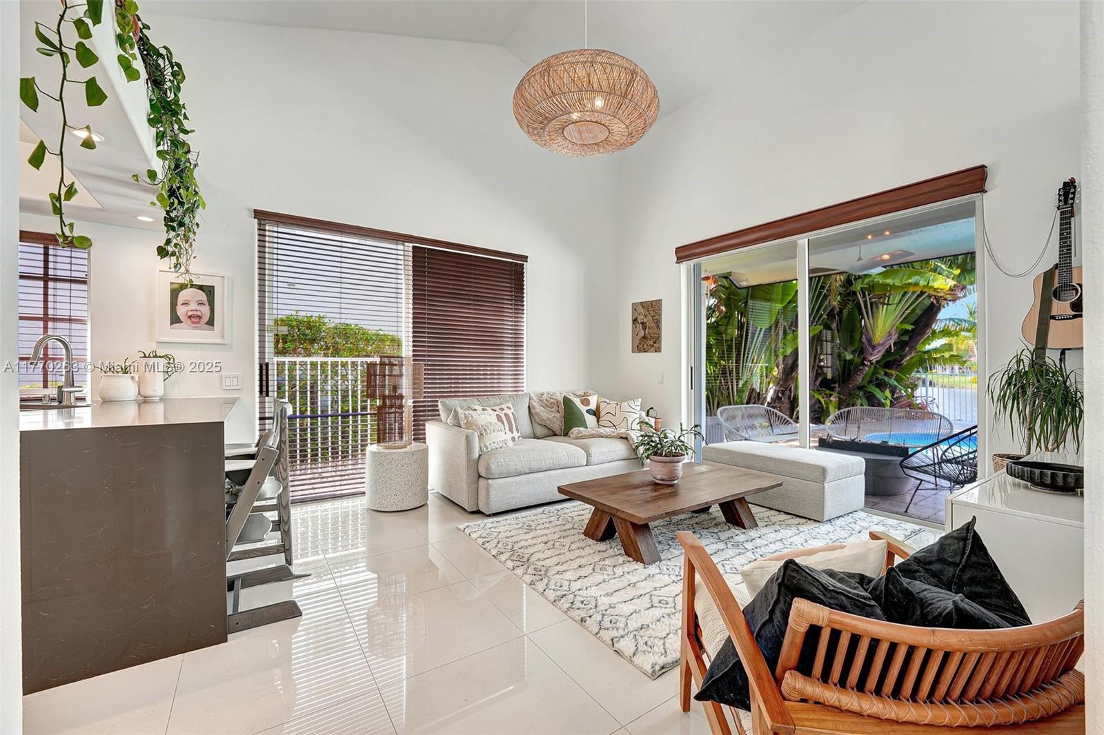 1055 San Luis Rey
