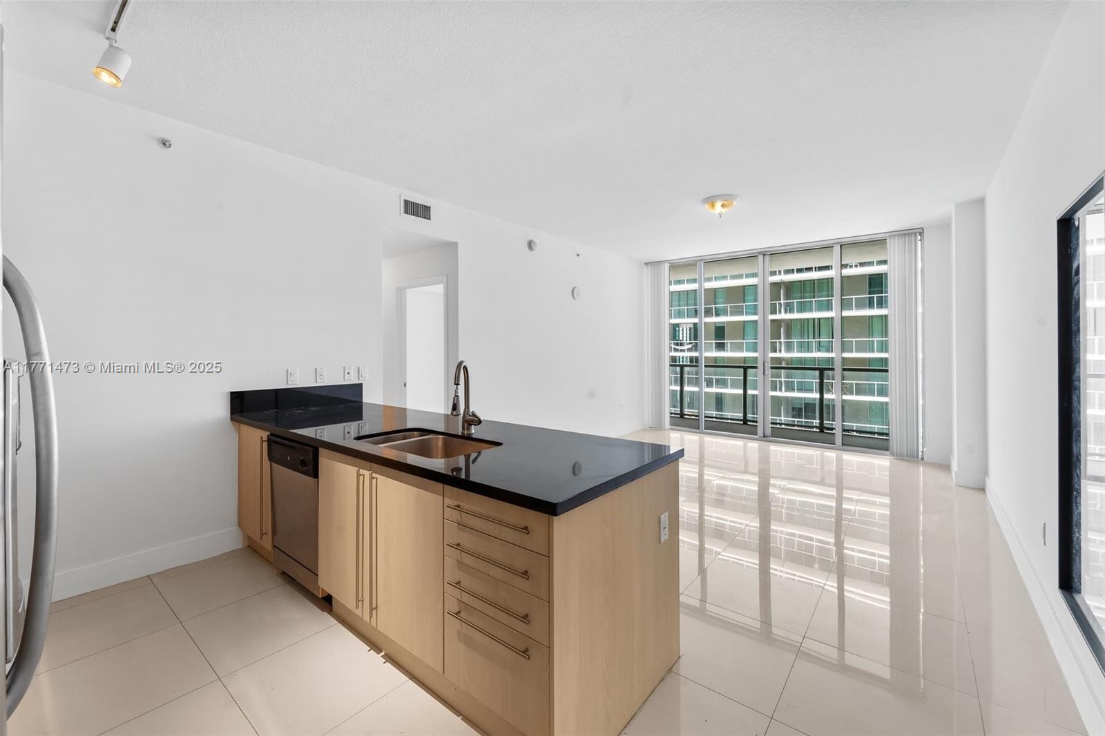 79 SW 12th St Unit: 2108-S
