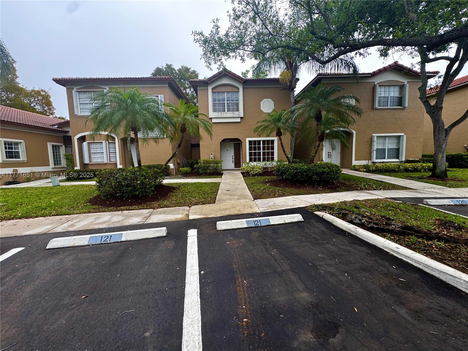 16224 Emerald Cove Rd # 16224