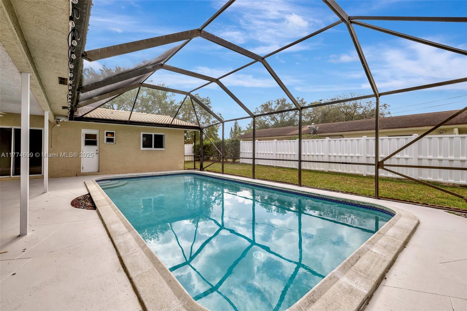 7200 NW 9th St