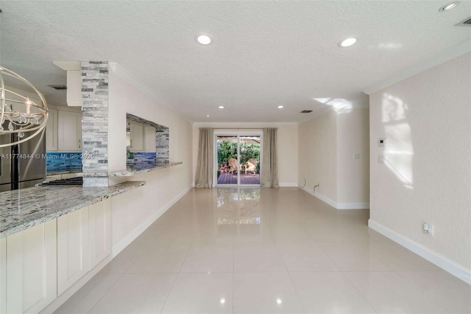 919 SW 7th St