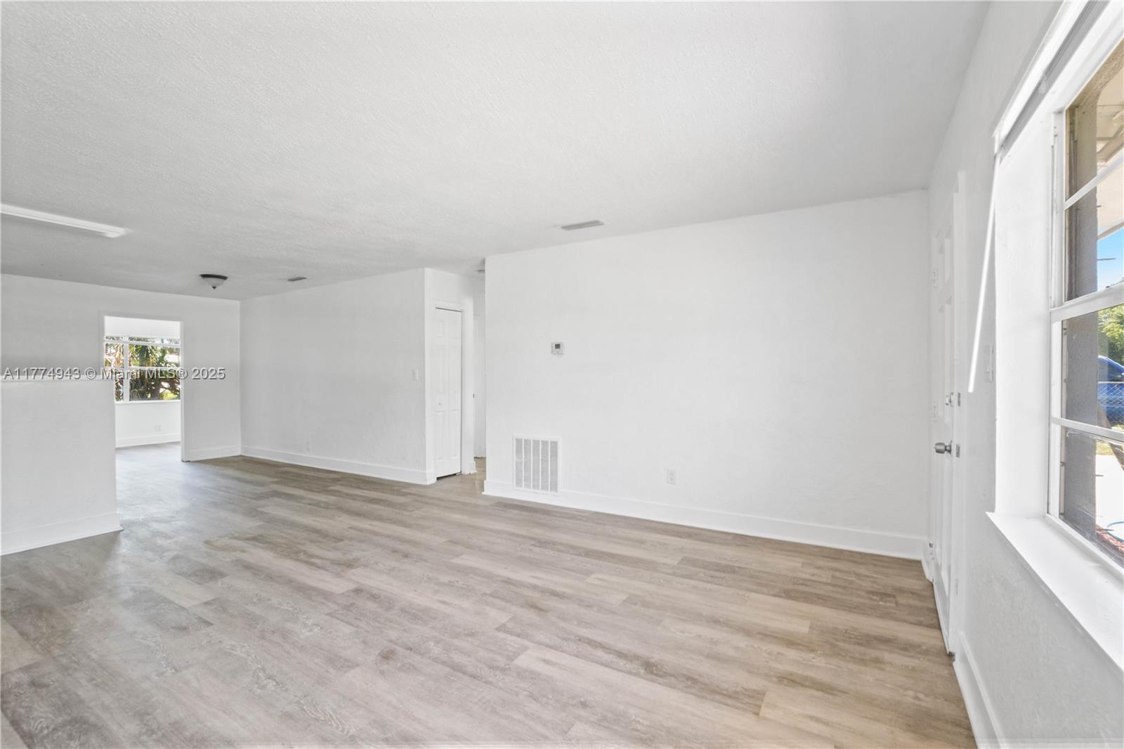 5112 La Salle St # B