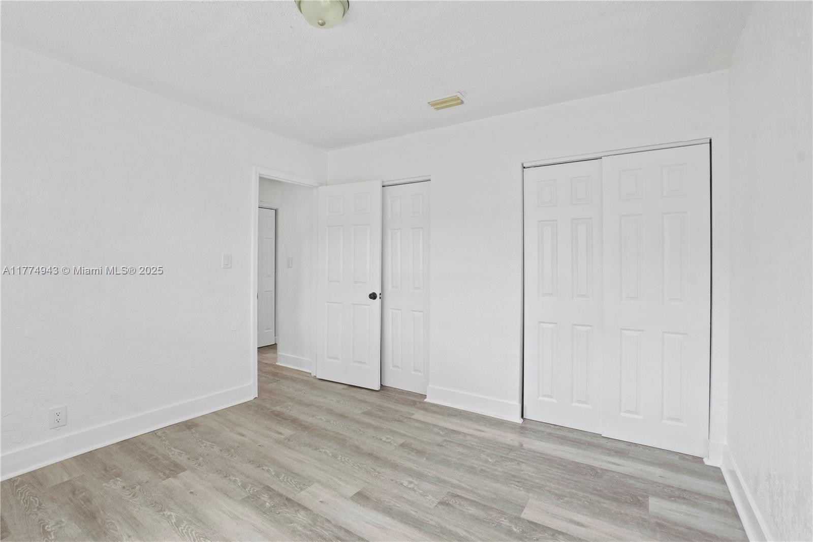 5112 La Salle St # B