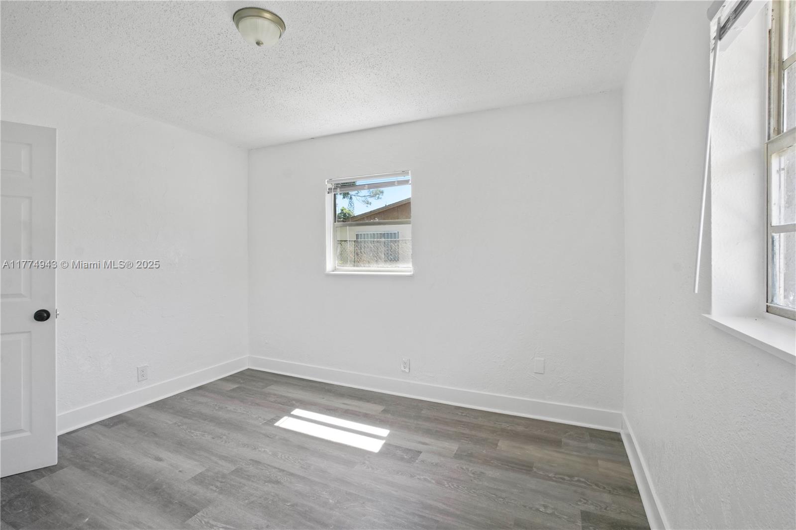 5112 La Salle St # B
