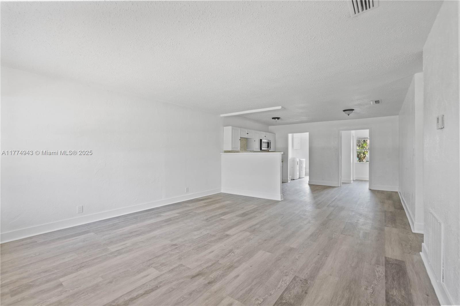 5112 La Salle St # B