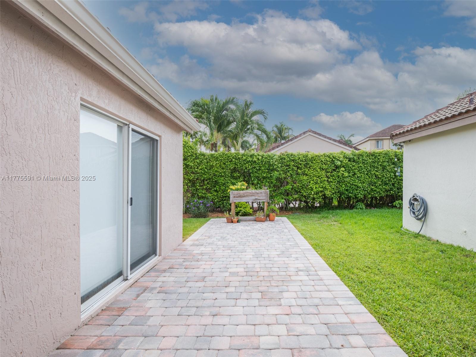 1524 Canary Island Dr