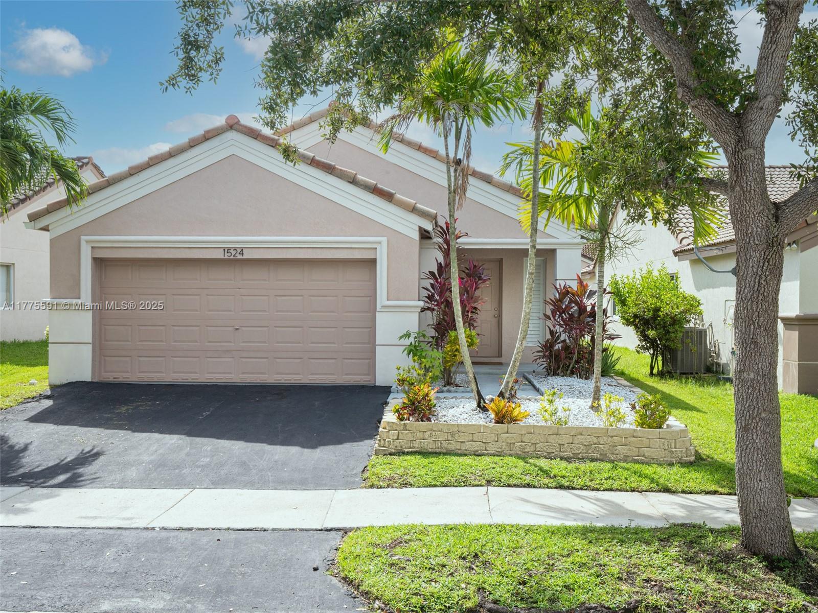 1524 Canary Island Dr