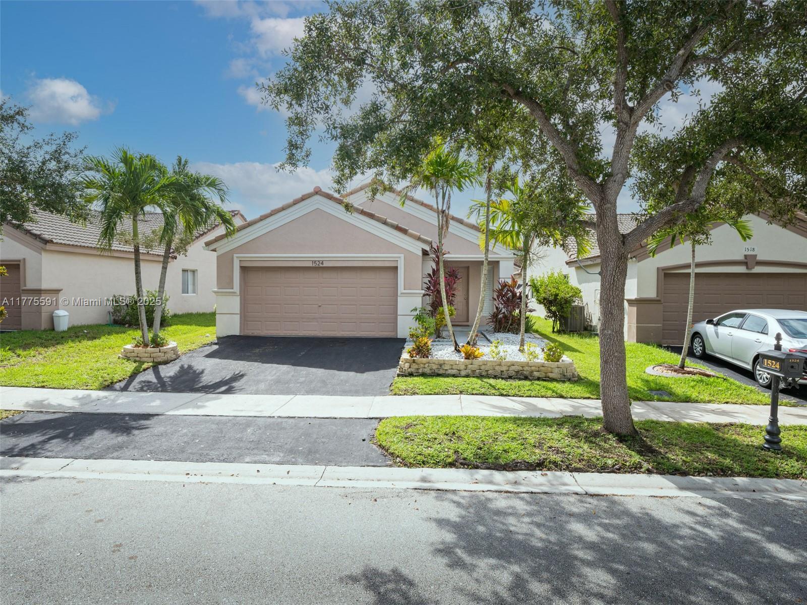 1524 Canary Island Dr