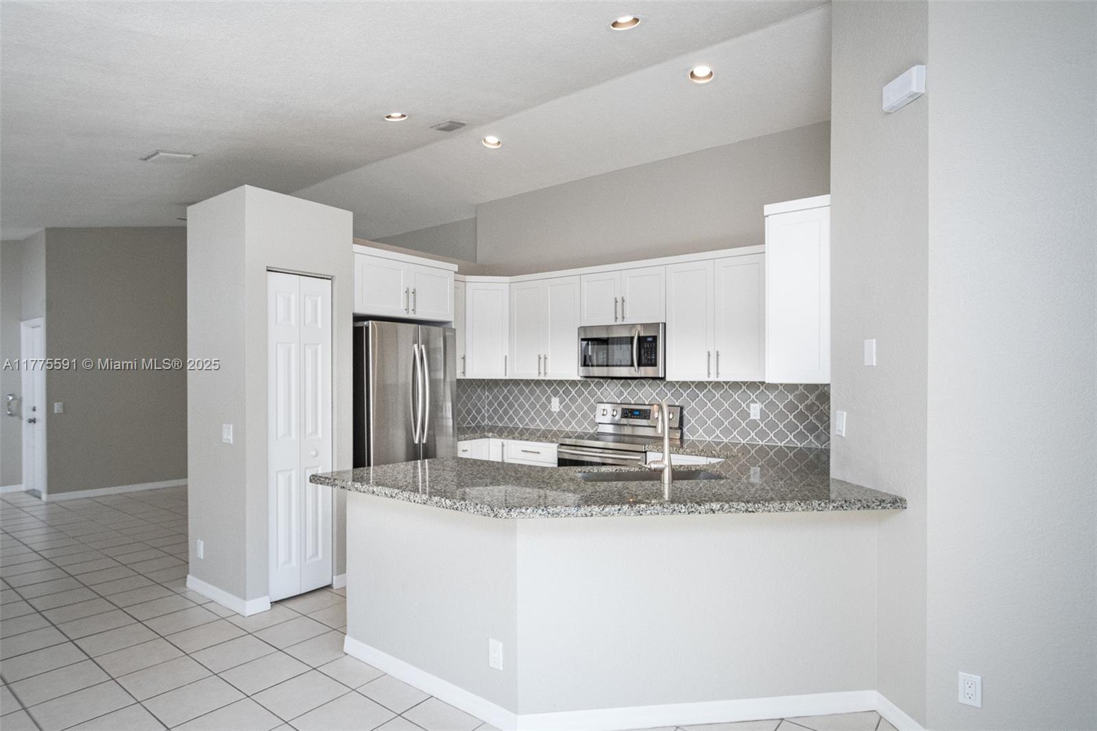 1524 Canary Island Dr