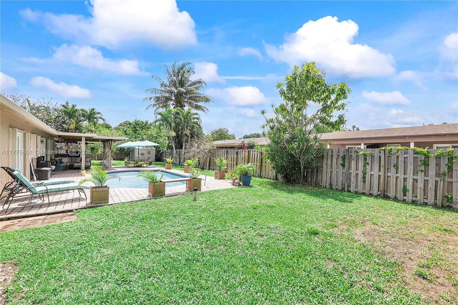 6721 NW 27th Ter