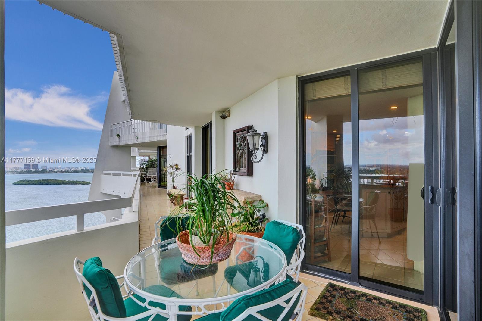4000 Towerside Ter # 3 Unit: PH-3