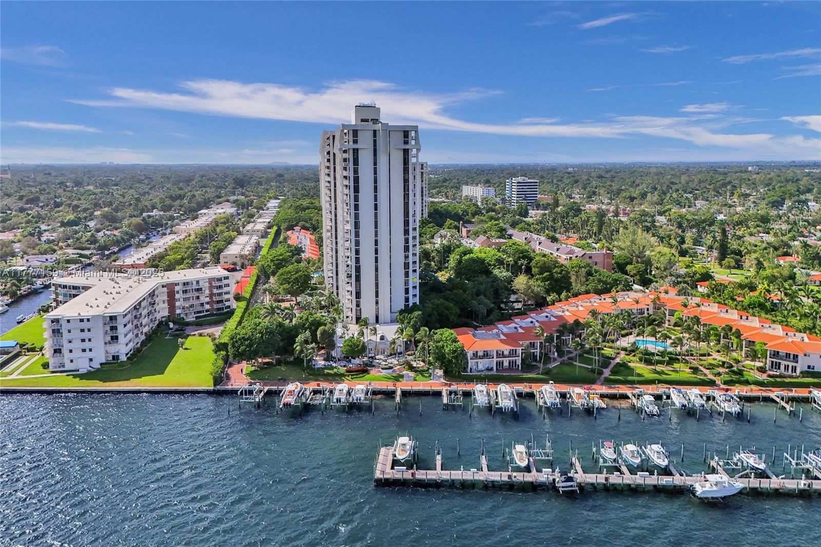 4000 Towerside Ter # 3 Unit: PH-3