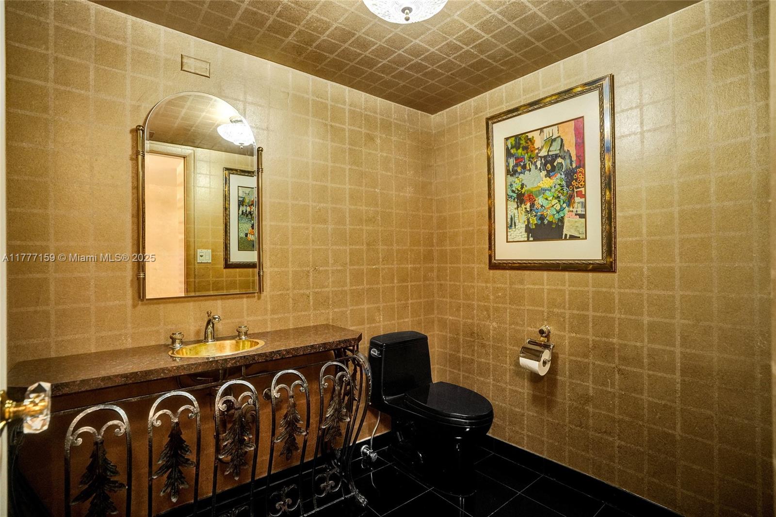 4000 Towerside Ter # 3 Unit: PH-3