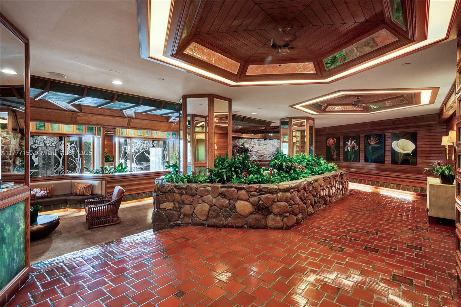 4000 Towerside Ter # 3 Unit: PH-3