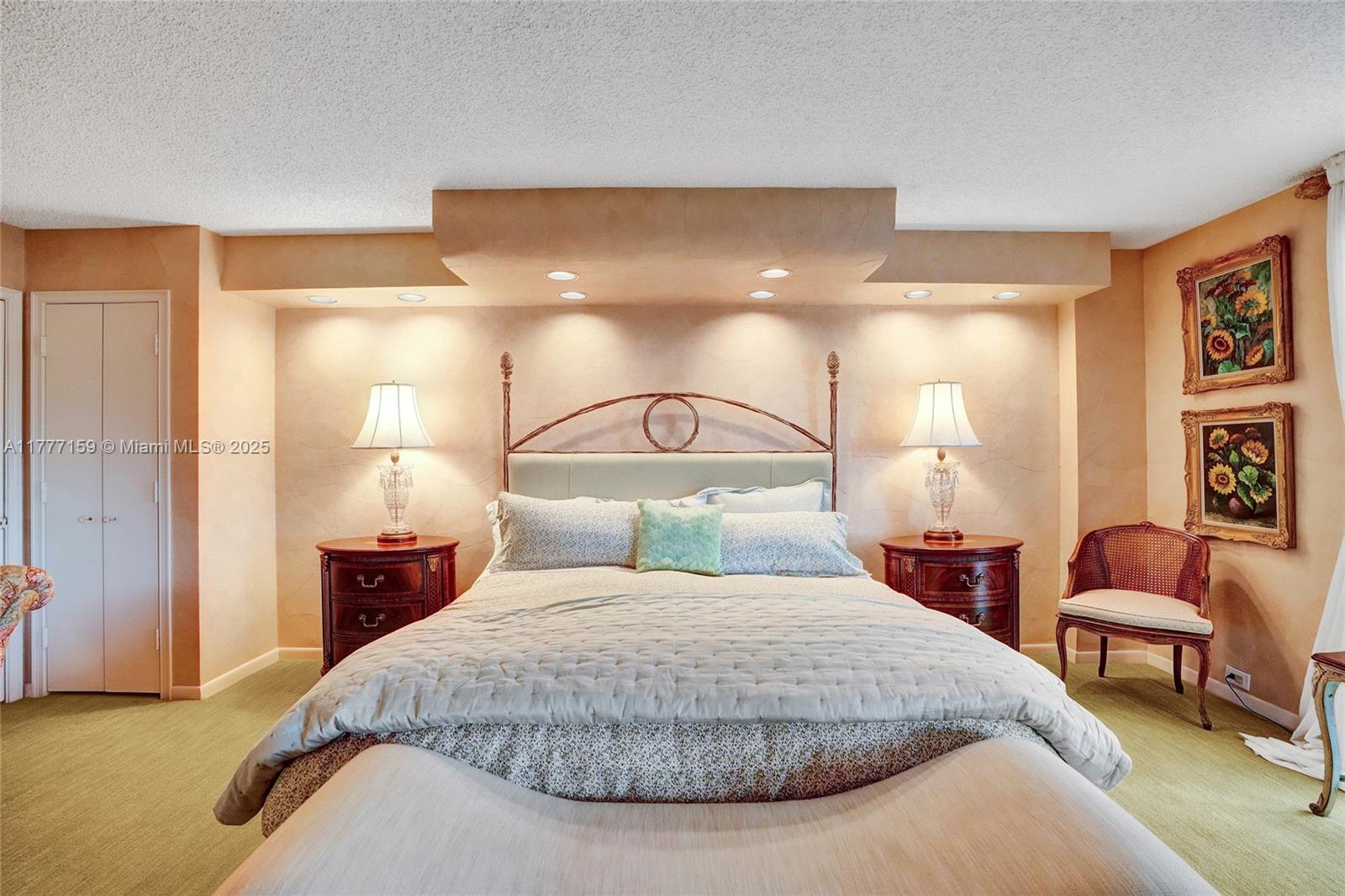 4000 Towerside Ter # 3 Unit: PH-3