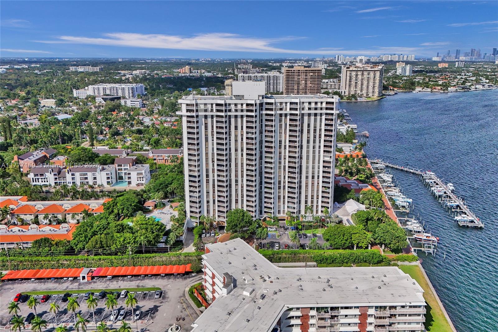 4000 Towerside Ter # 3 Unit: PH-3