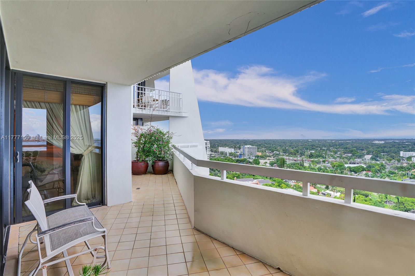 4000 Towerside Ter # 3 Unit: PH-3