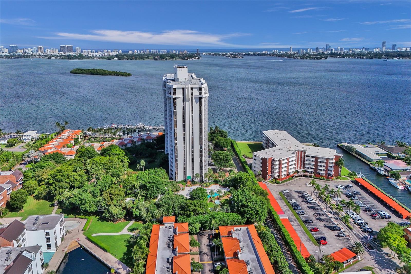 4000 Towerside Ter # 3 Unit: PH-3