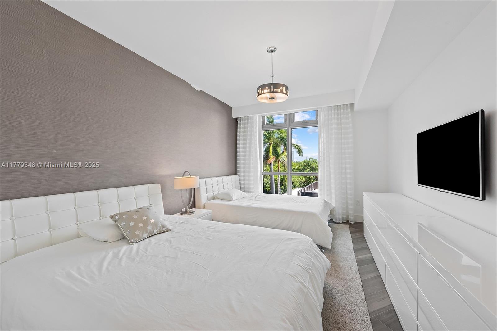 17301 E Biscayne Blvd # 310