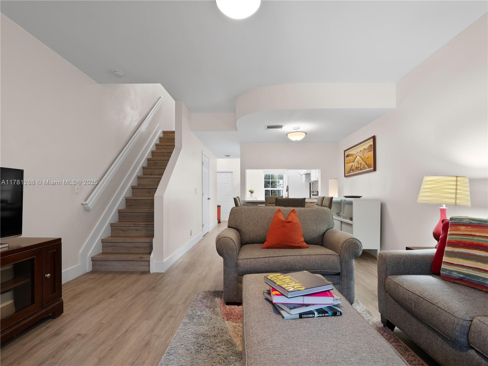 3313 Cabaret Ln