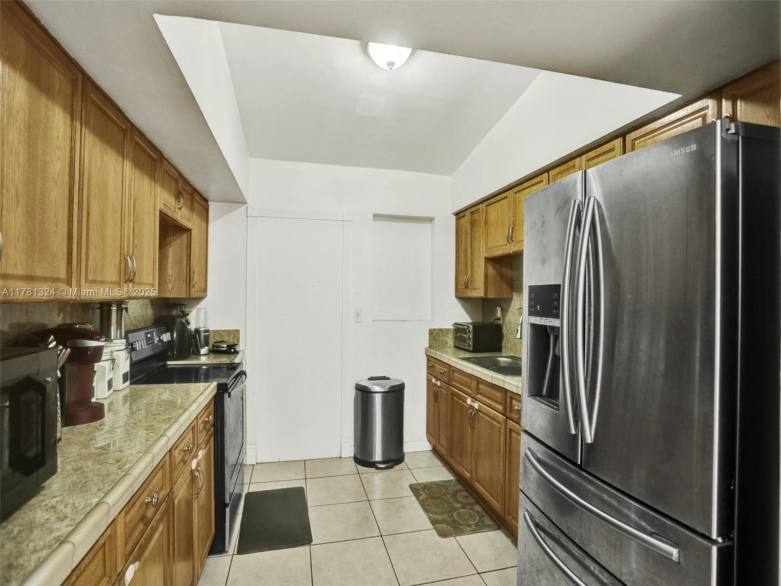 410 NE 171st Ter