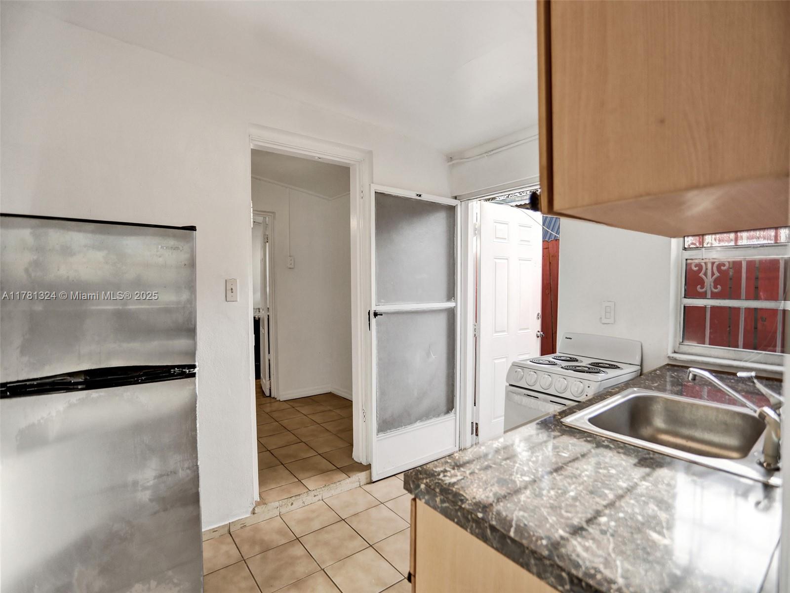 410 NE 171st Ter