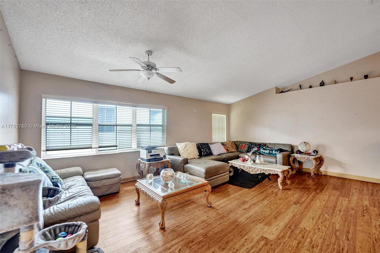 7324 NW 1st Pl