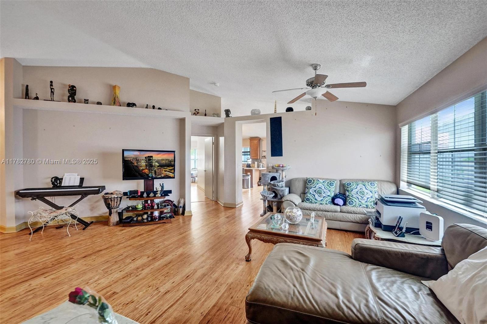 7324 NW 1st Pl
