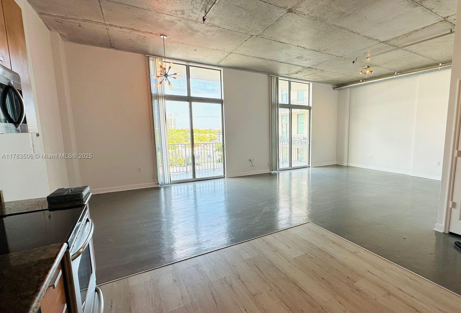 2100 Van Buren St # 410