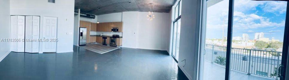 2100 Van Buren St # 410