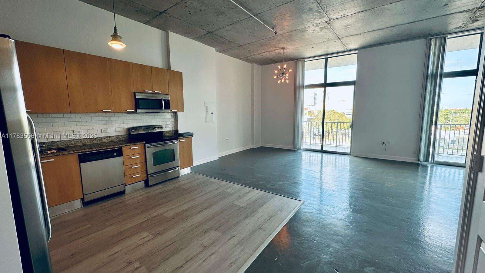 2100 Van Buren St # 410