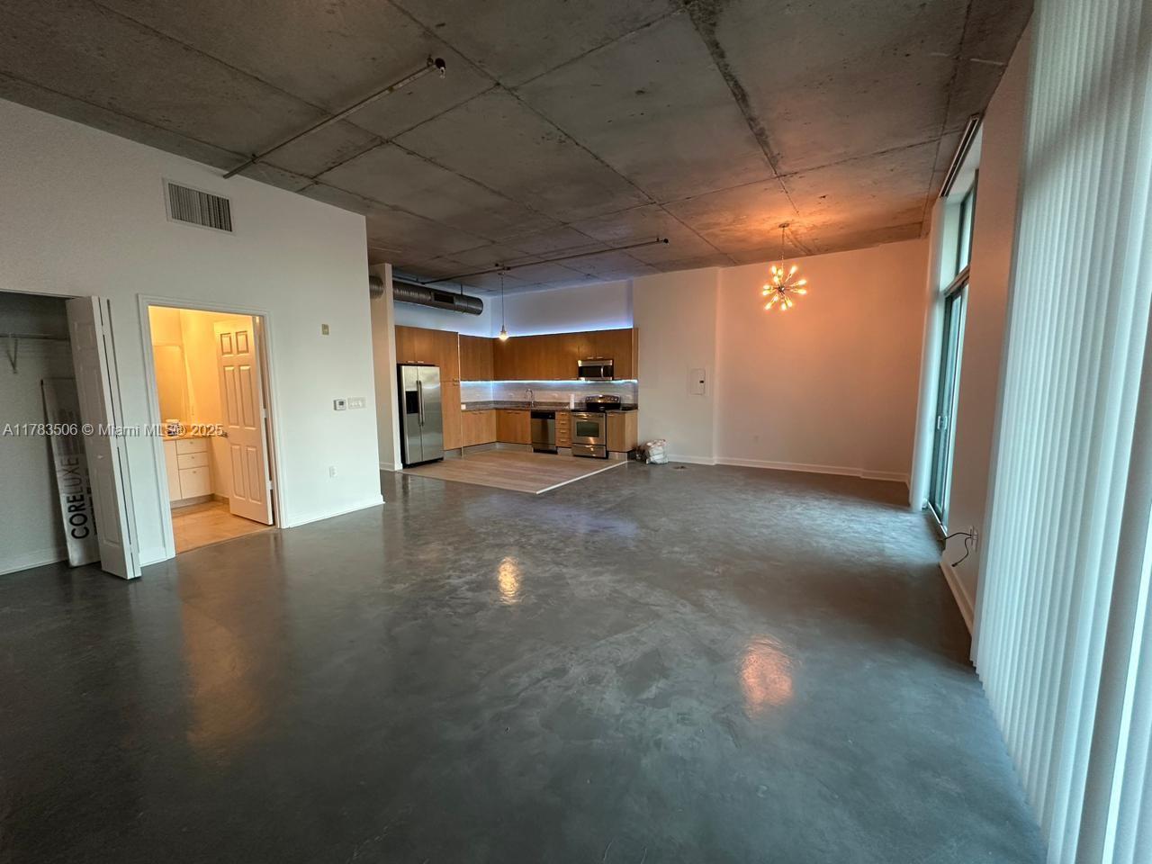 2100 Van Buren St # 410