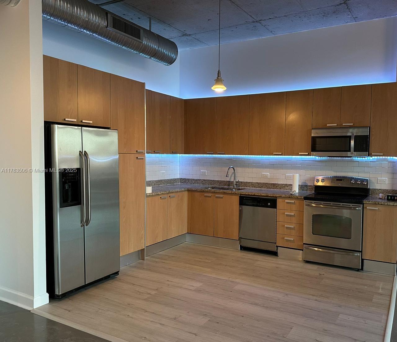 2100 Van Buren St # 410