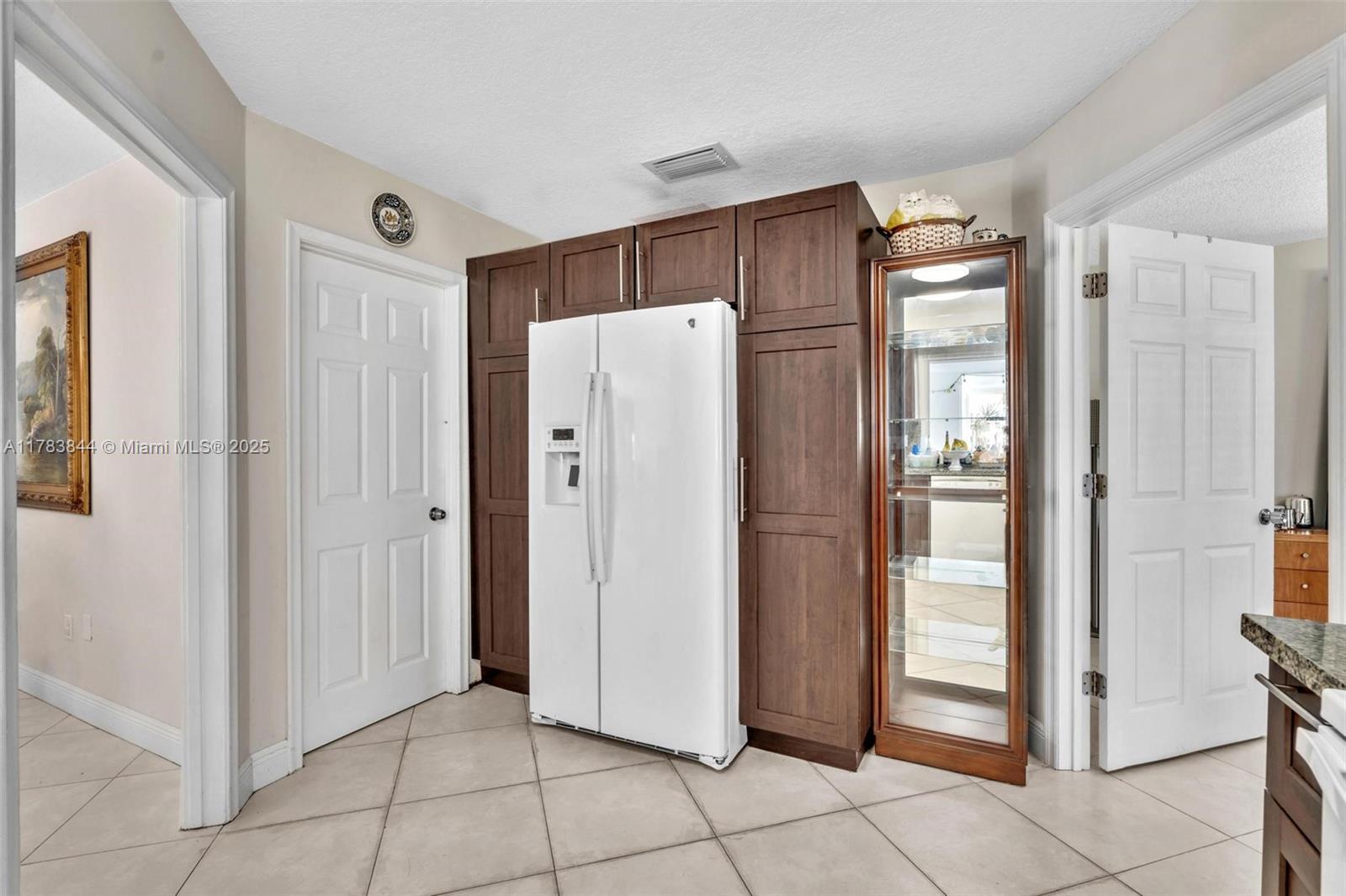 22307 Doran Ave # 0