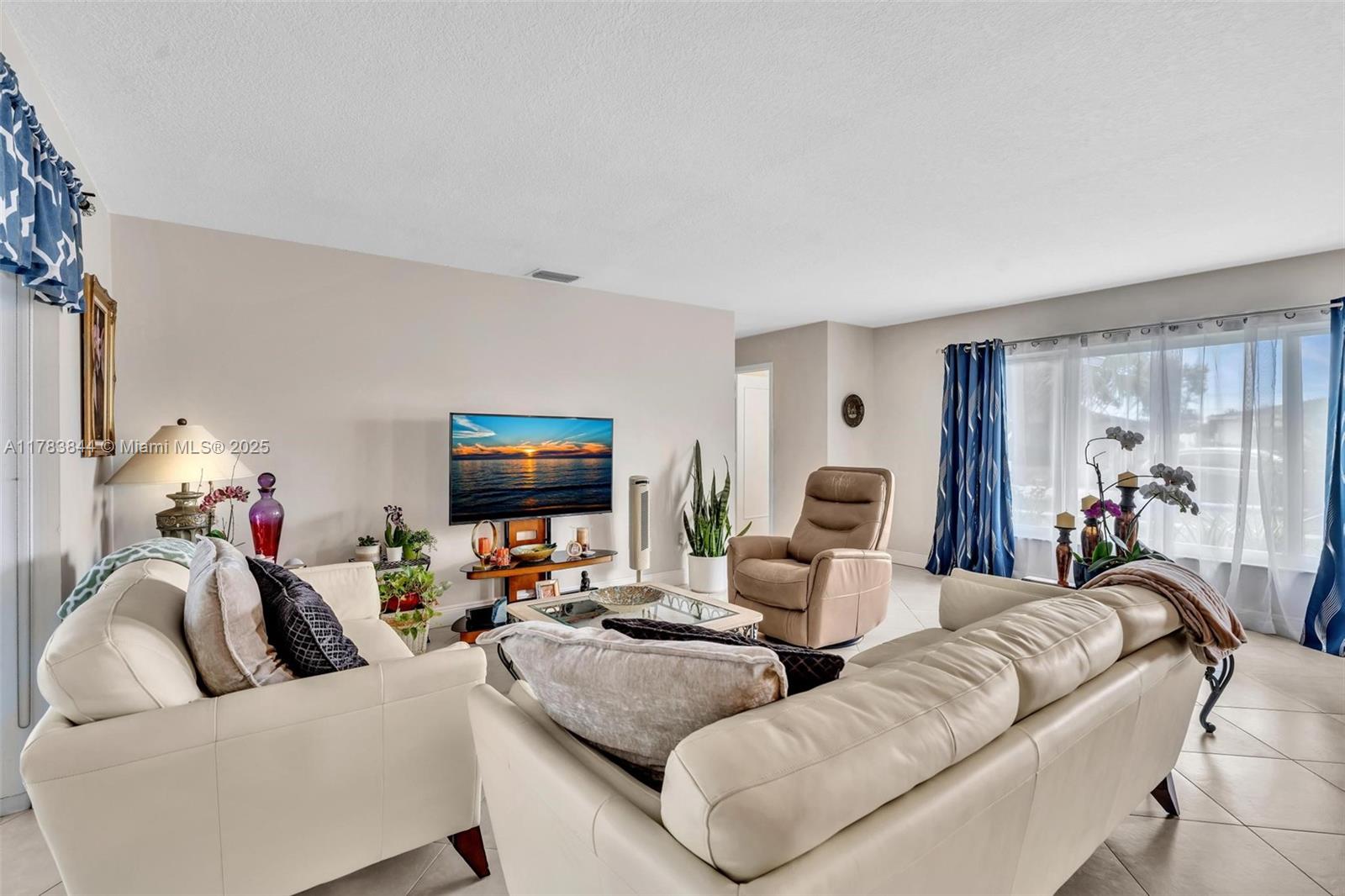 22307 Doran Ave # 0