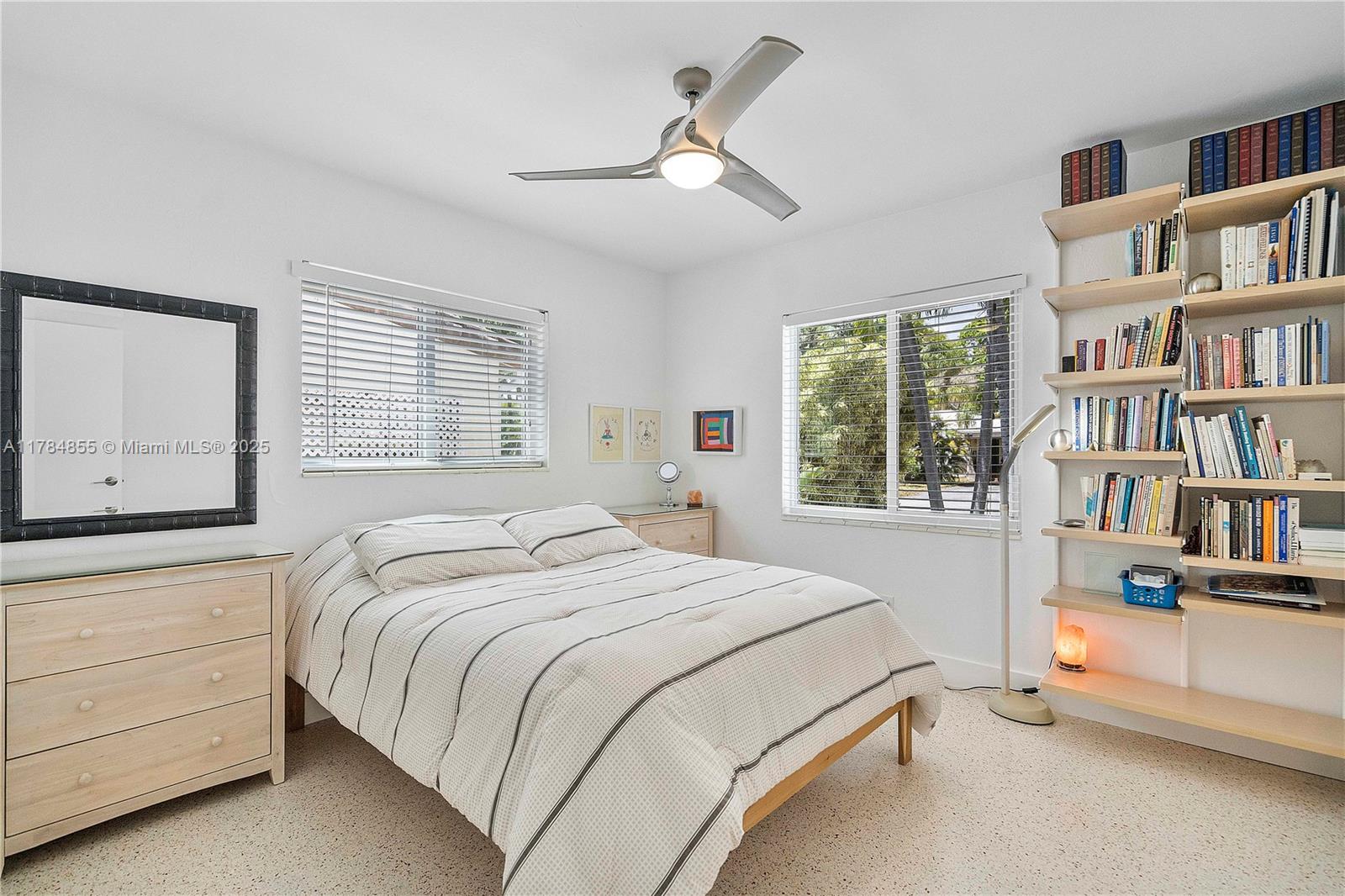1140 NE 14th Ave
