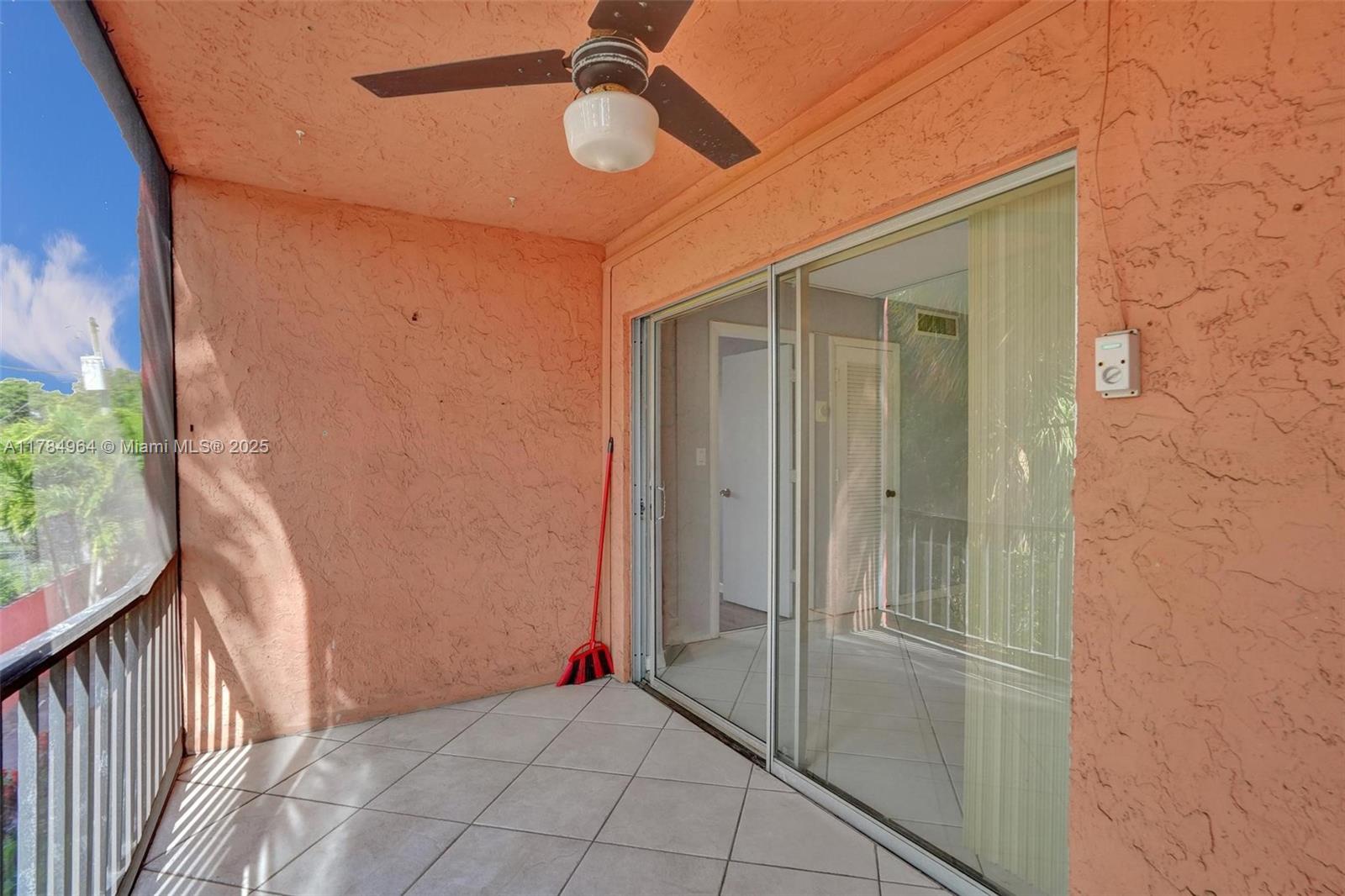 660 Tennis Club Dr # 208