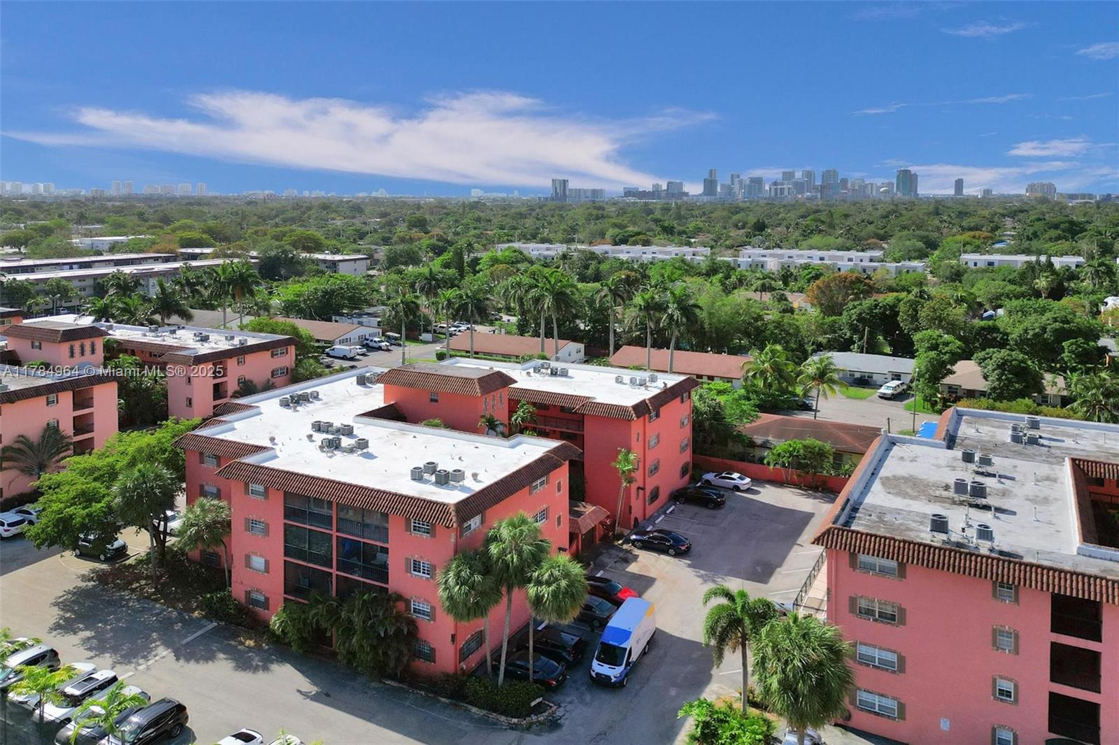 660 Tennis Club Dr # 208