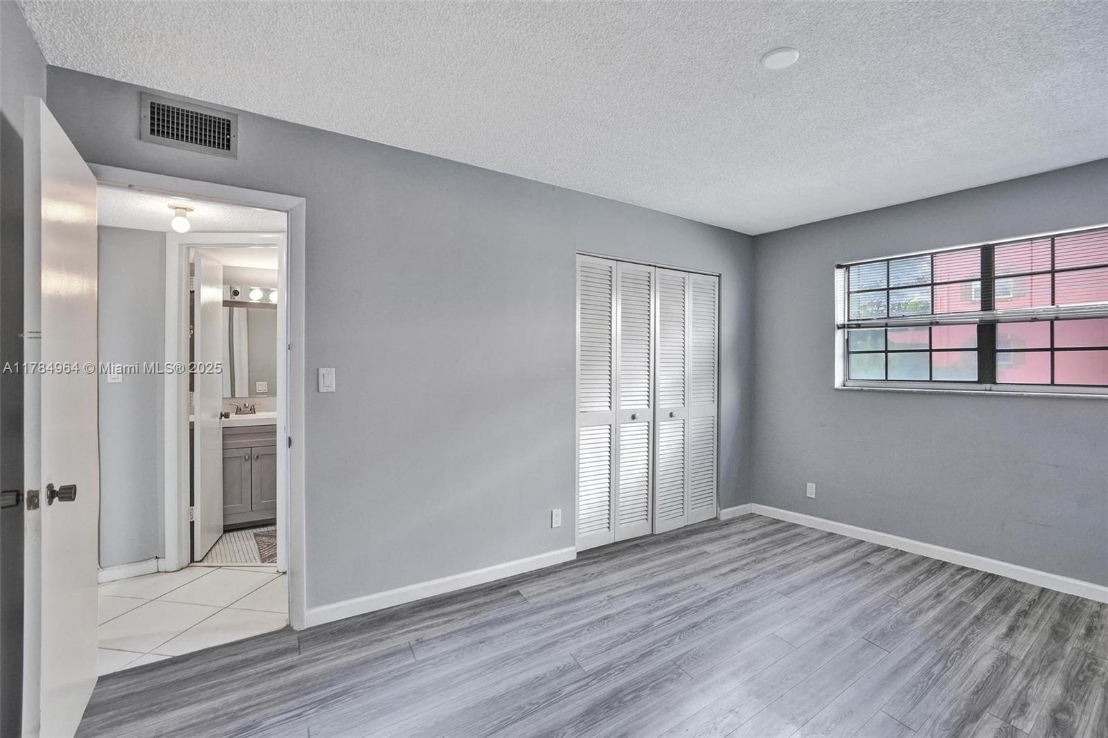 660 Tennis Club Dr # 208