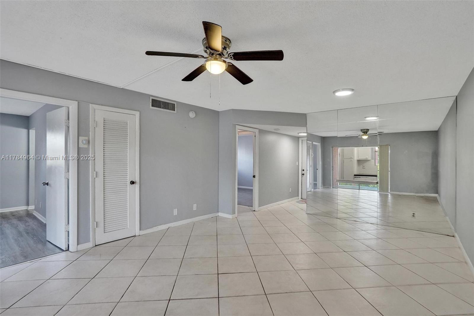 660 Tennis Club Dr # 208