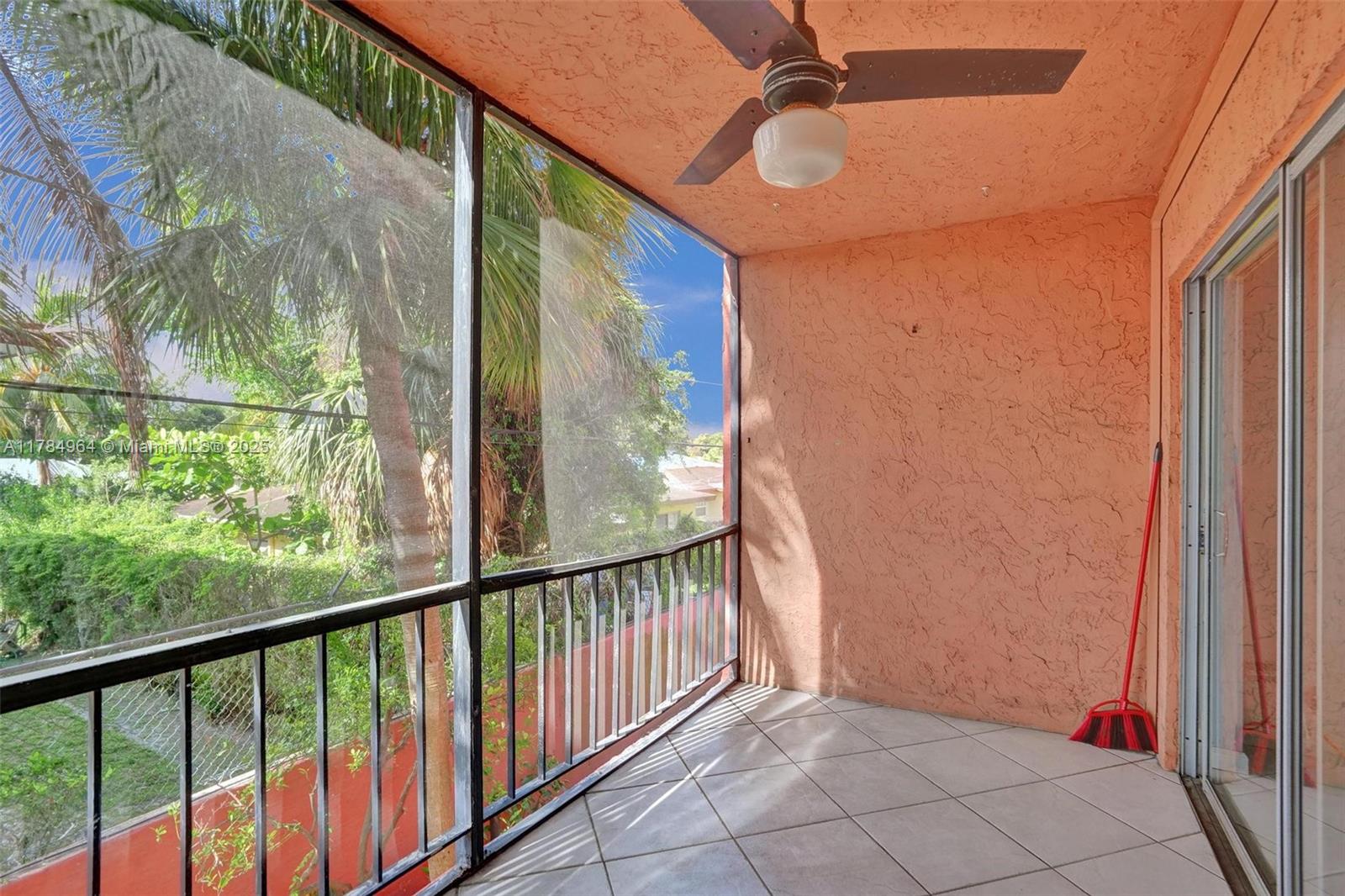 660 Tennis Club Dr # 208