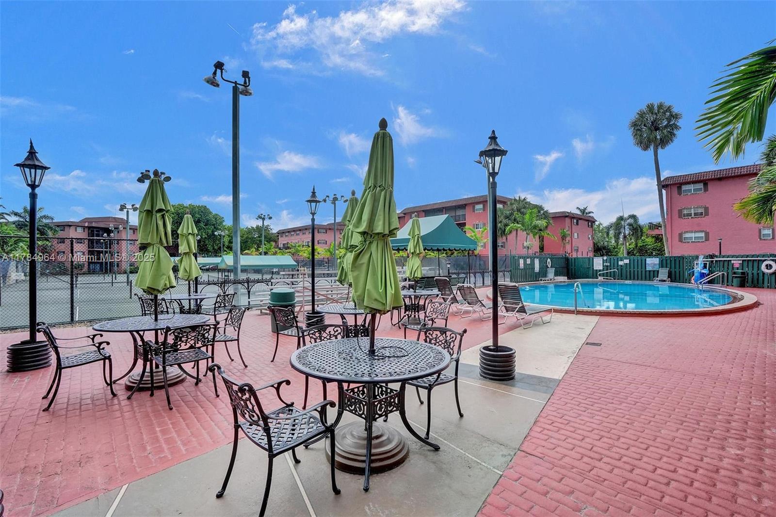 660 Tennis Club Dr # 208