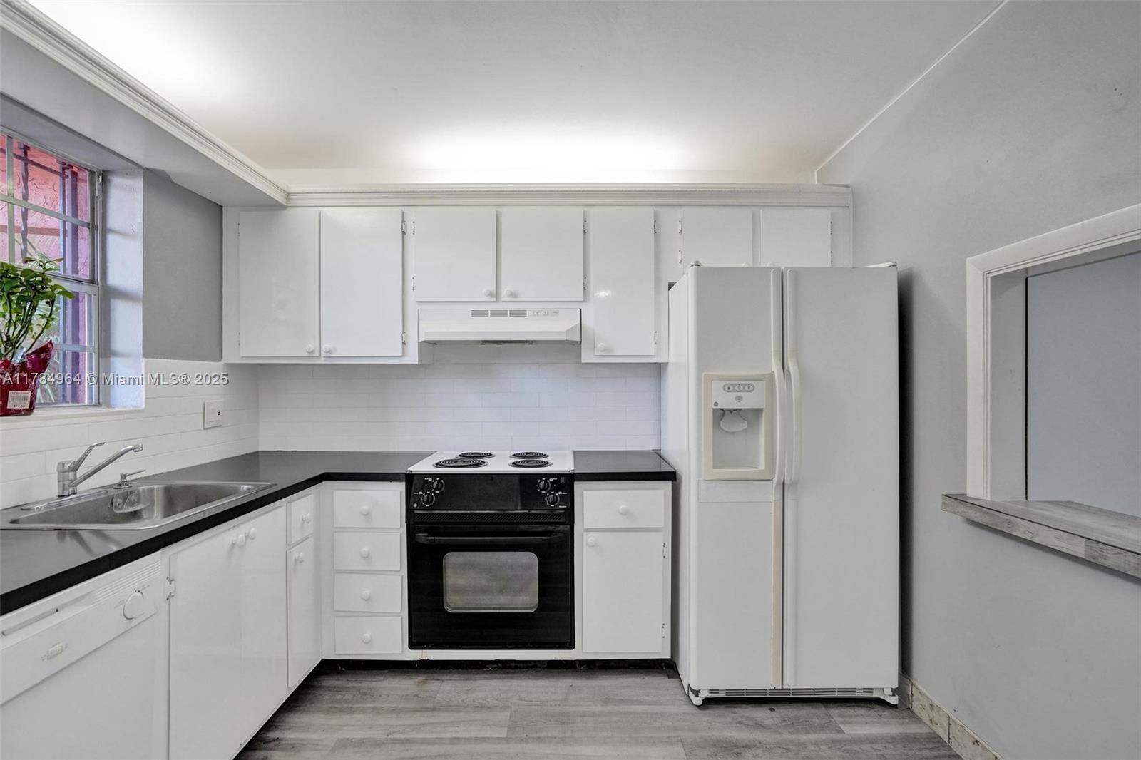 660 Tennis Club Dr # 208