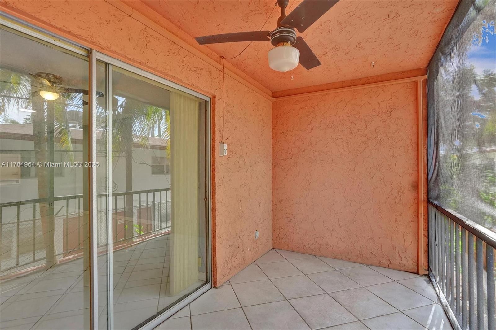 660 Tennis Club Dr # 208