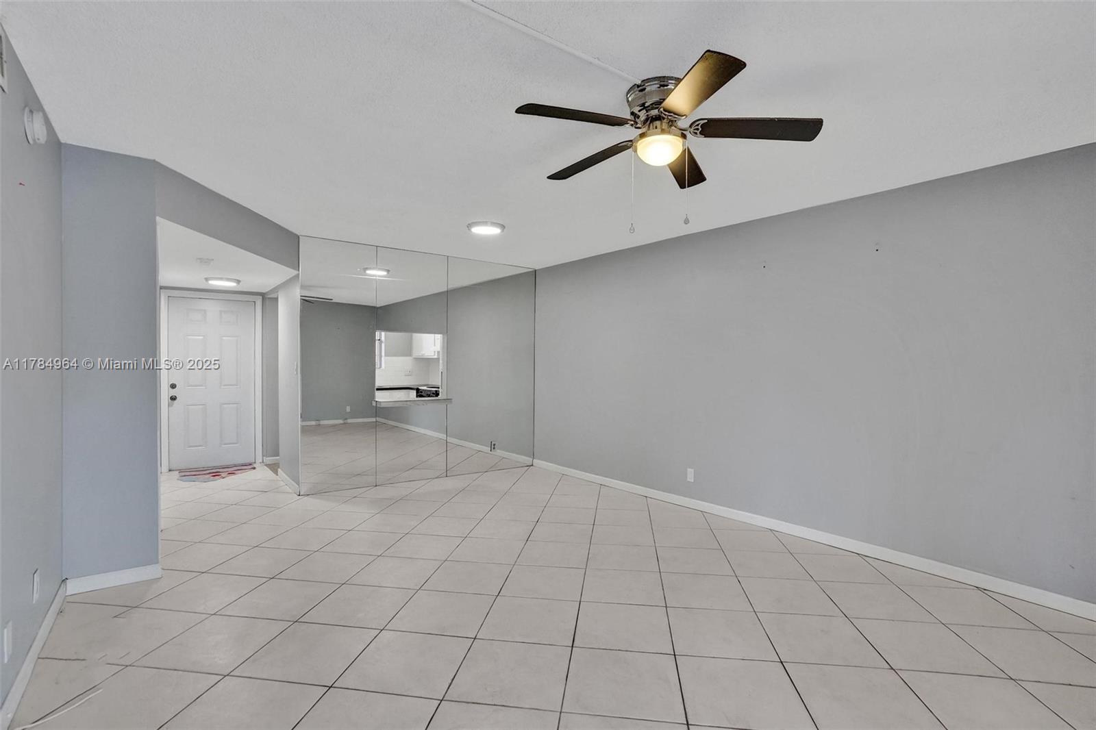 660 Tennis Club Dr # 208