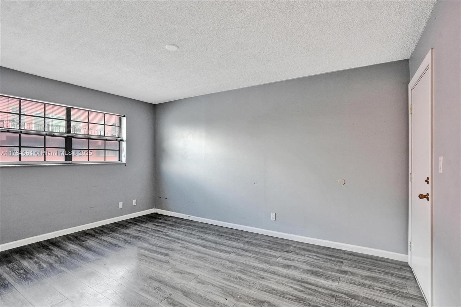 660 Tennis Club Dr # 208