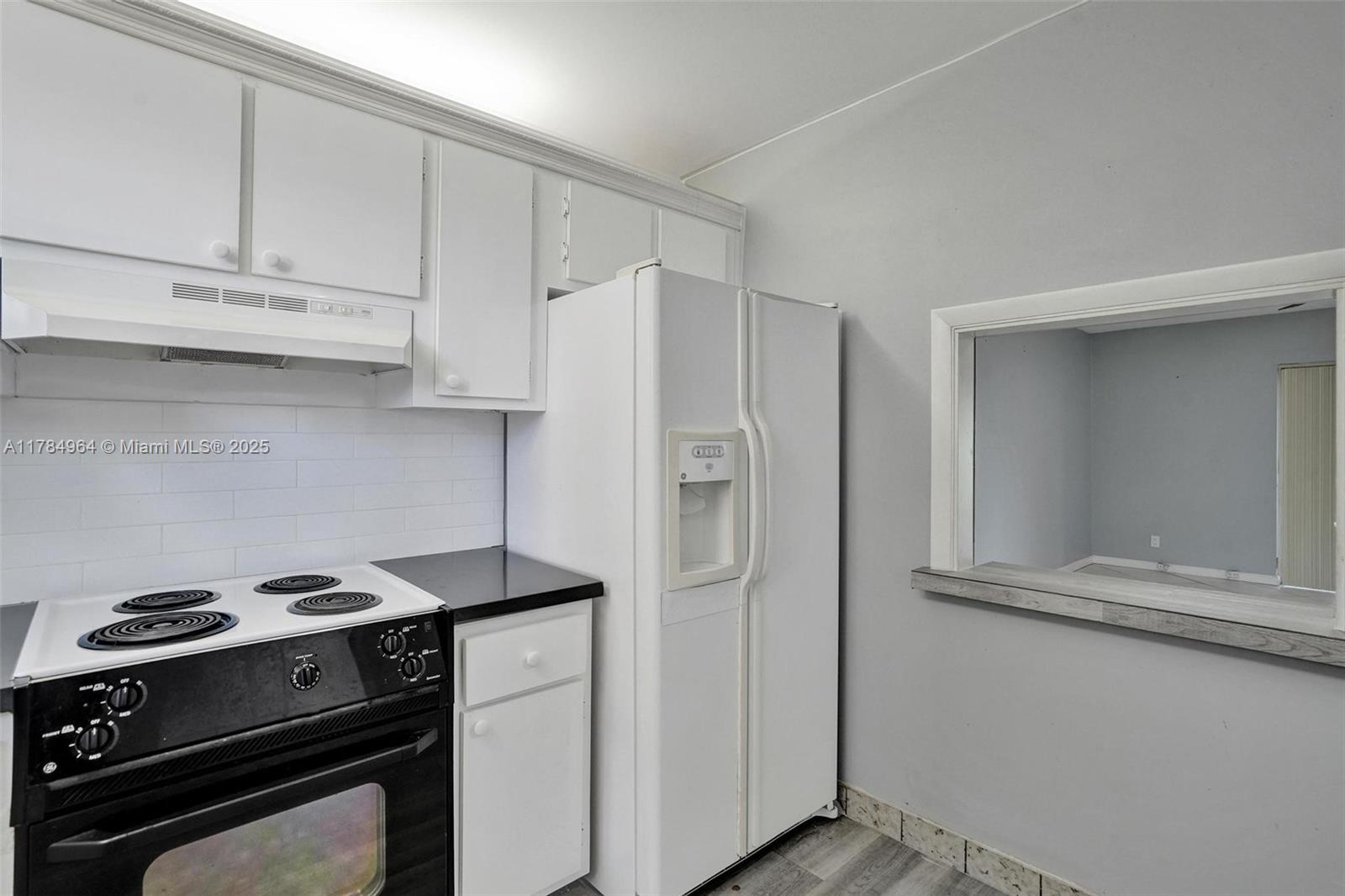 660 Tennis Club Dr # 208