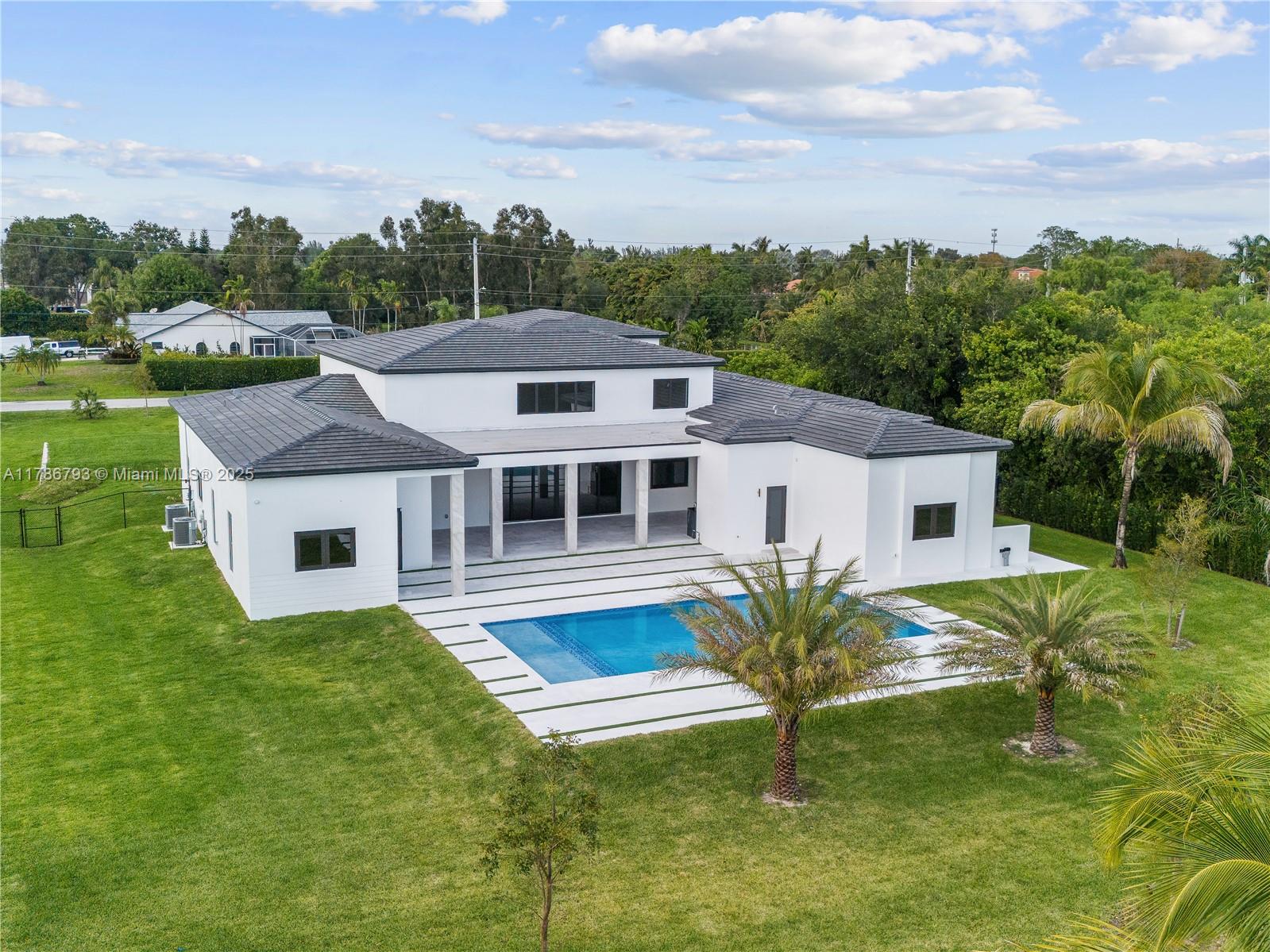 11570 NW 12th St