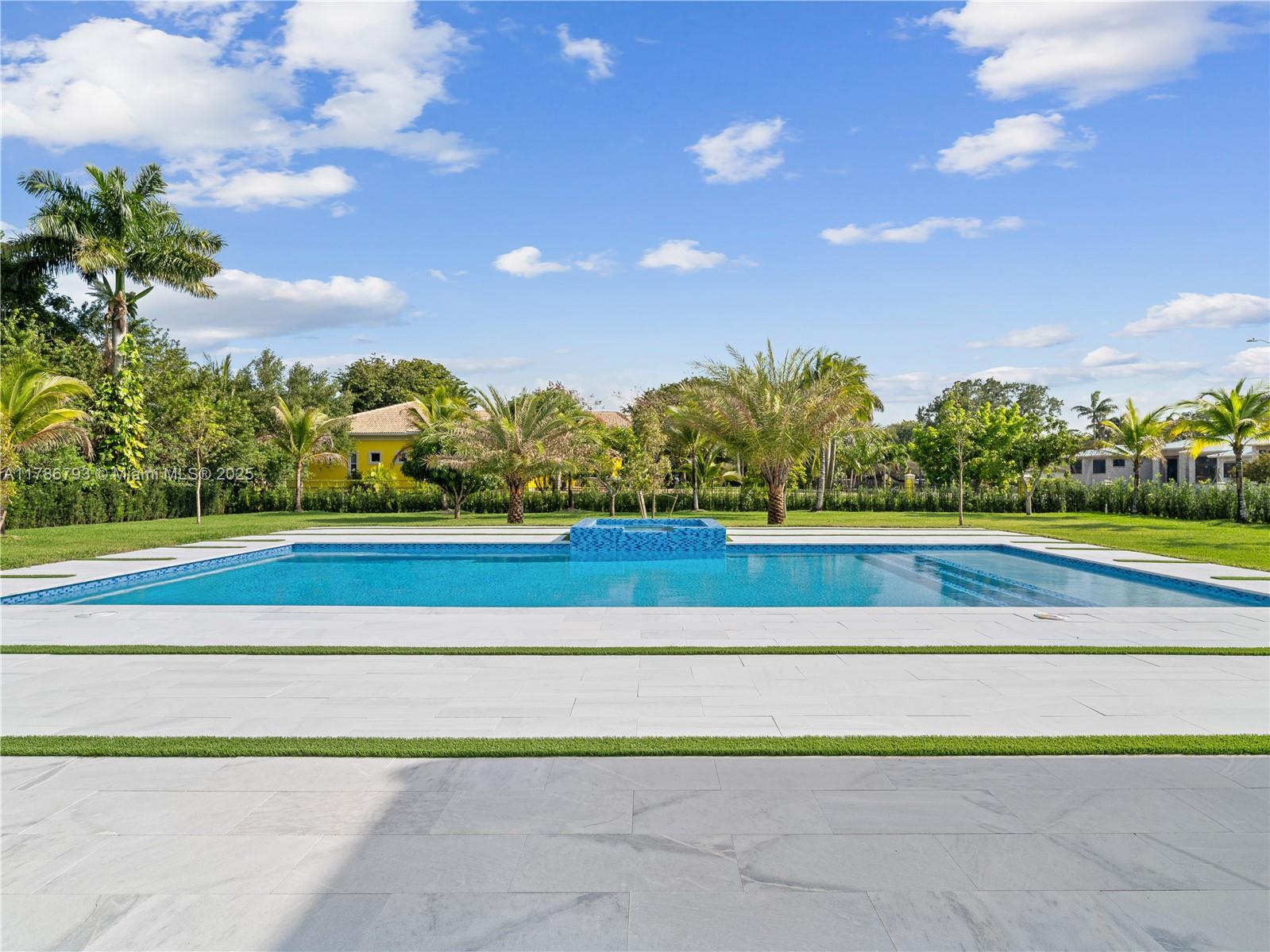 11570 NW 12th St