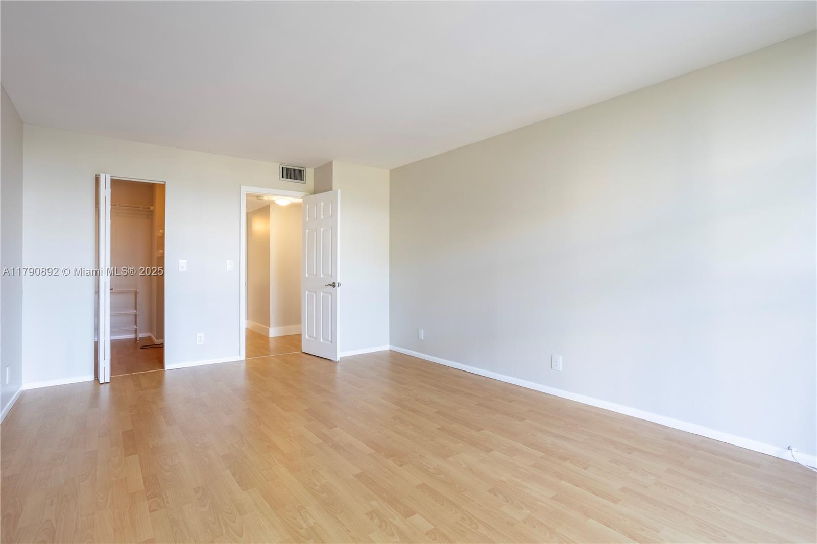 400 Leslie Dr # 405
